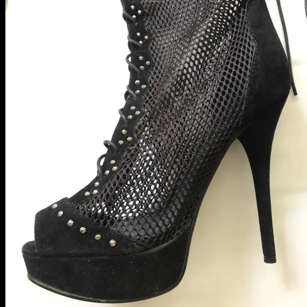 NEW platform stiletto fishnet Studded 8 Y2K boot lace up Fredricks of Hollywood
